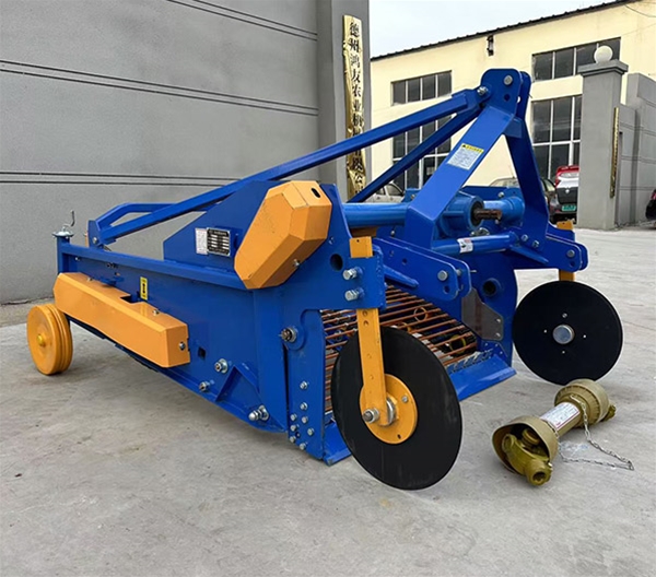 4UD-130馬鈴薯收獲機(jī)